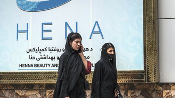 Afghan women dismayed by order to close beauty parlours