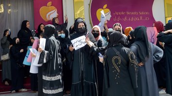 افغان ها در جریان دو سال دست آوردهای چندین دهه را از دست دادند