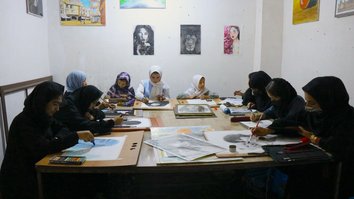 Afghan girls honor ISIS attack victims through painting