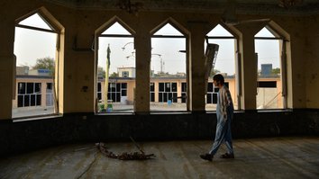 دو سال پس از حمله خونین داعش به مسجد شیعیان کندز، خانواده های قربانیان خواستار انصاف شدند