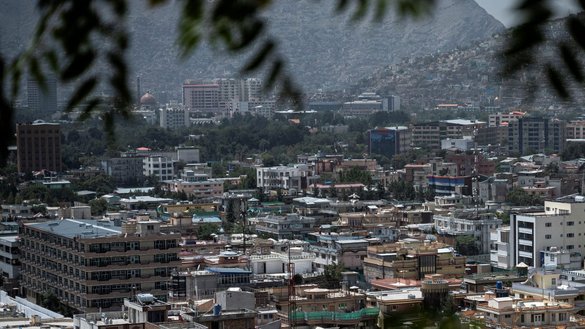 منطقهء شیرپور کابل به تاریخ ۱۱ اسد ۱۴۰۱ خورشیدی، دو روز پس از حمله هواپیمای بدون سرنشین ایالات متحده که ایمن الظواهری رهبر القاعده را در آنجا کشت، نشان داده شده است. [وکیل کوهسار/ خبرگزاری فرانسه]